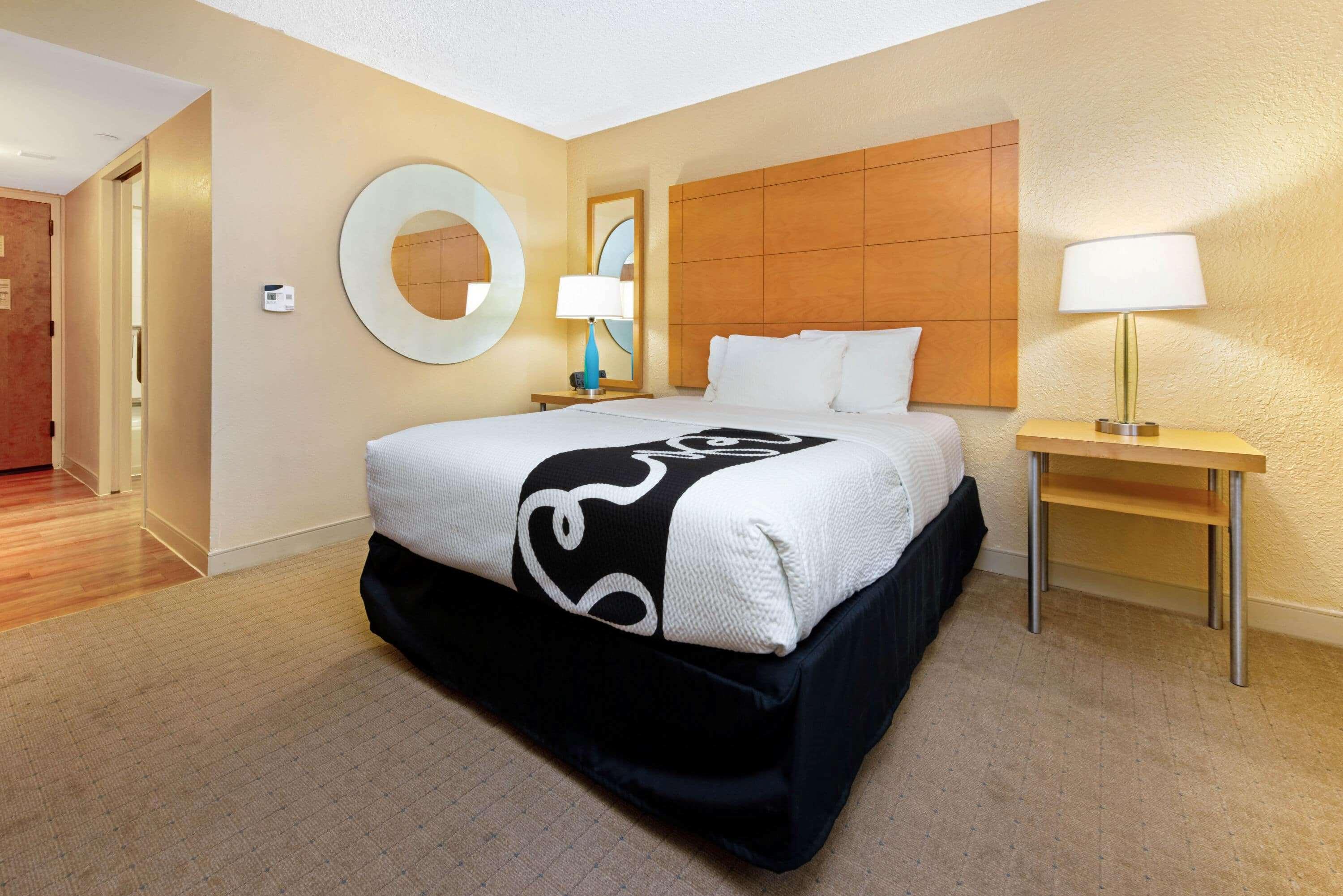 La Quinta By Wyndham Coral Springs South Hotel Exterior photo