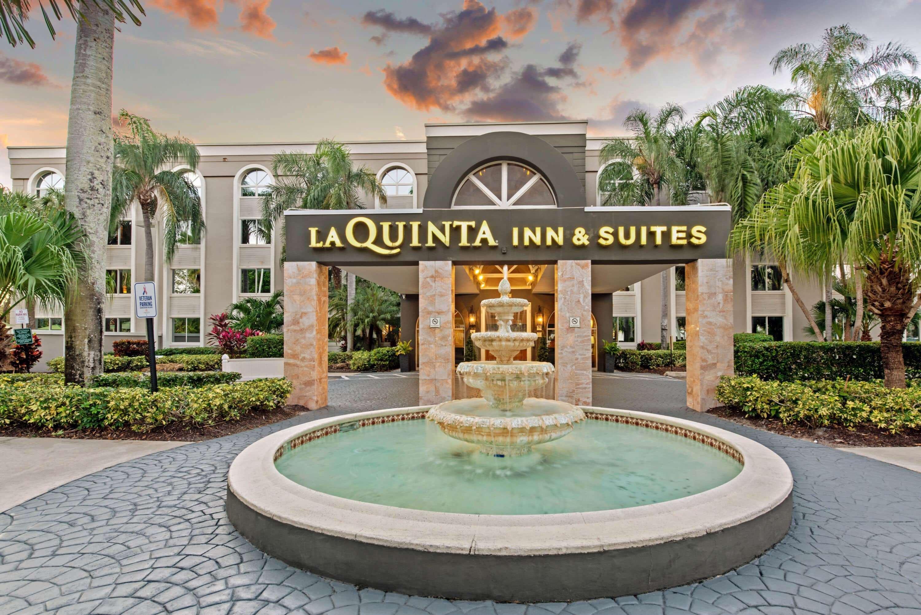 La Quinta By Wyndham Coral Springs South Hotel Exterior photo