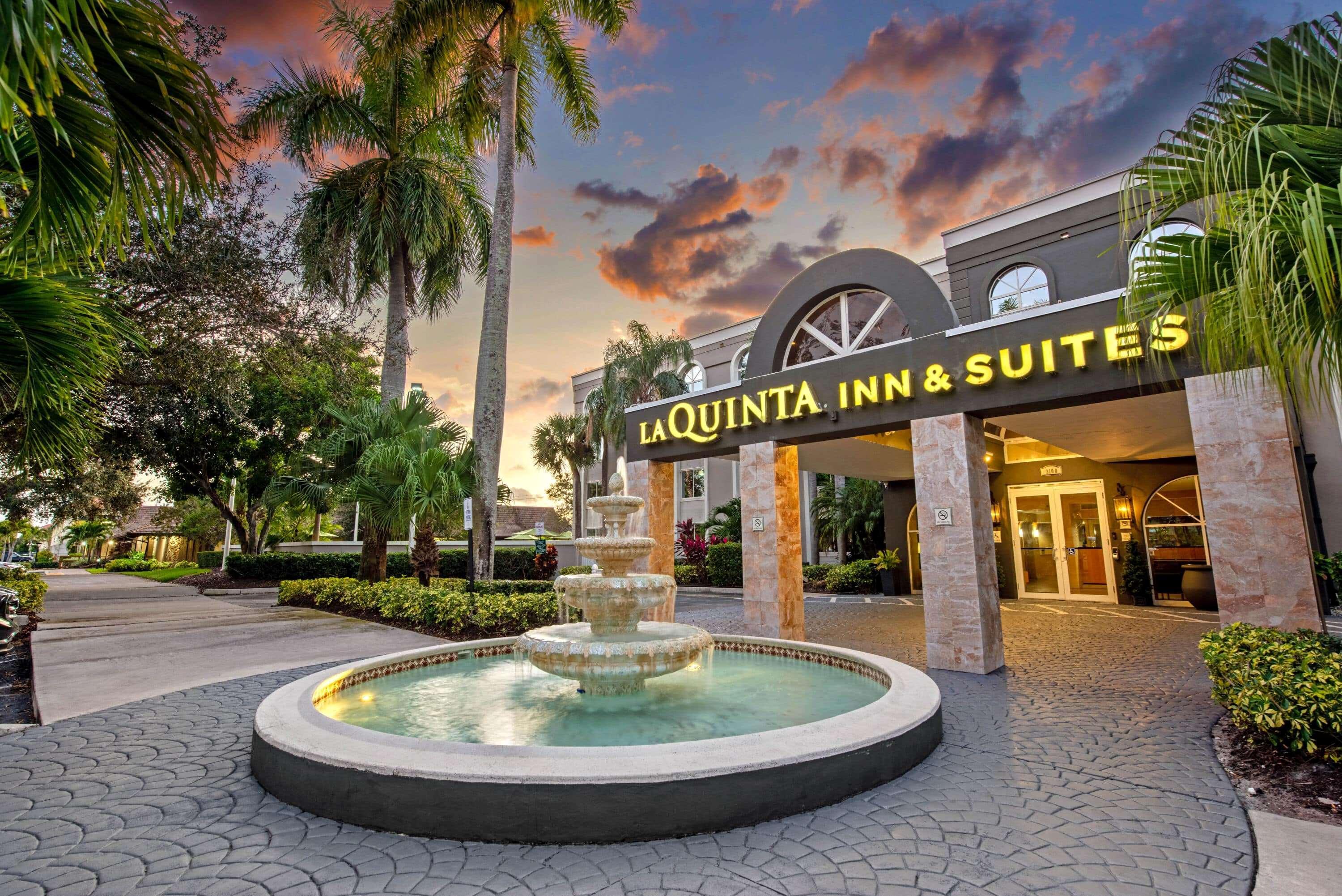 La Quinta By Wyndham Coral Springs South Hotel Exterior photo